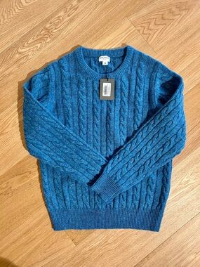 Shetland Cable Crewneck Sweater in Ocean Blue